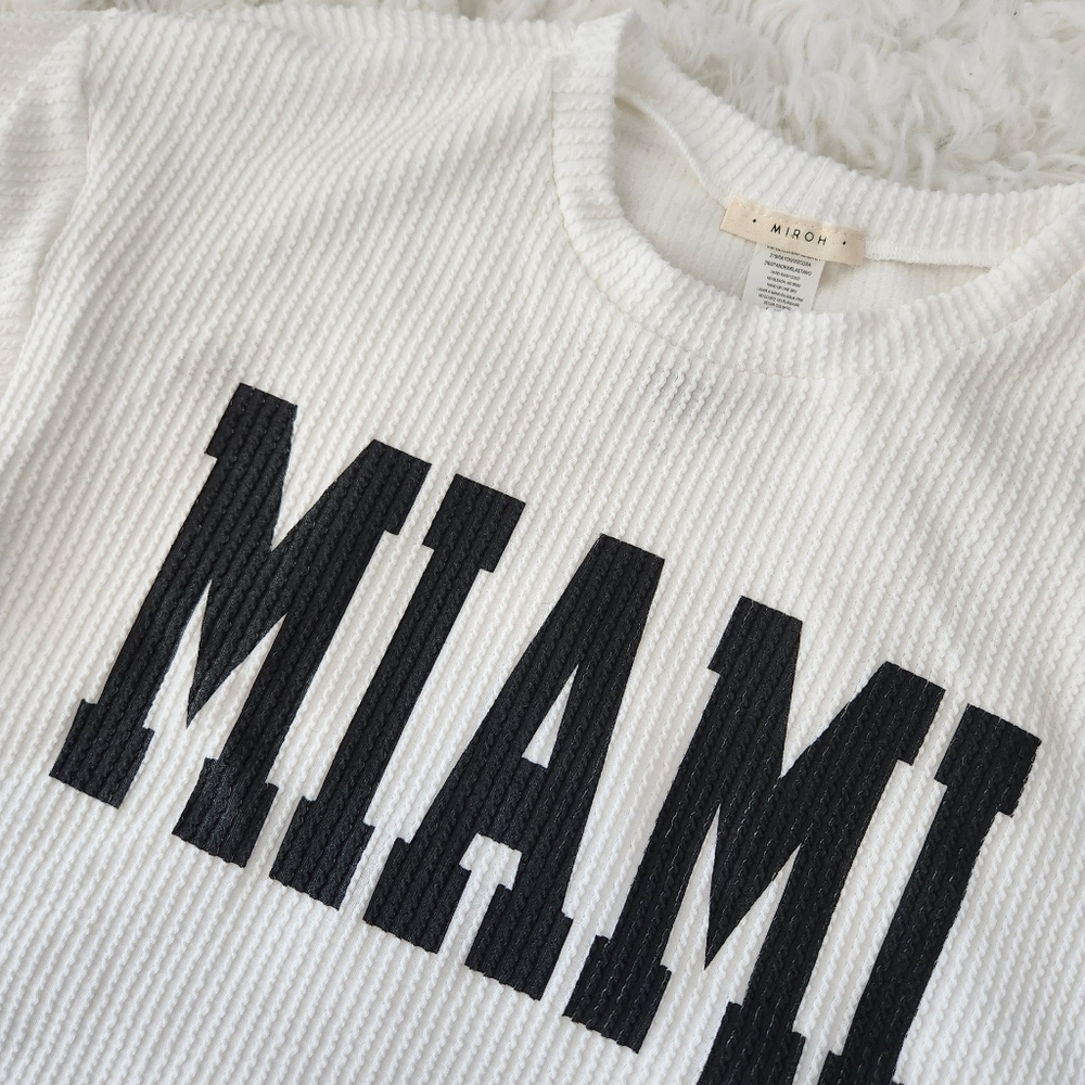 MIROH Textured Ribbed Crop Top. Size Large. New. - Picture 2 of 7